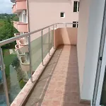 Хотел семеен детелини