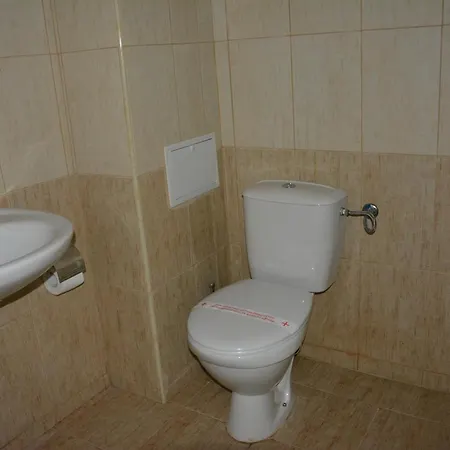 Hotel семеен детелини