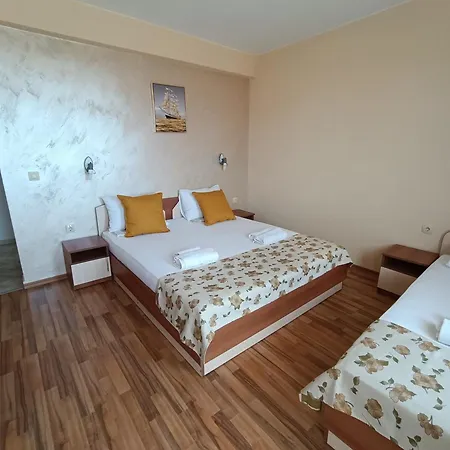 Hotel семеен детелини 2*