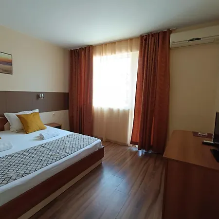 семеен детелини Hotel