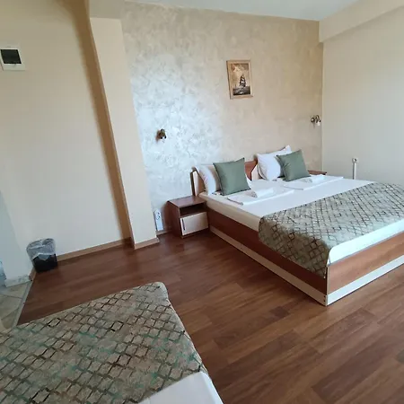 семеен детелини Hotel