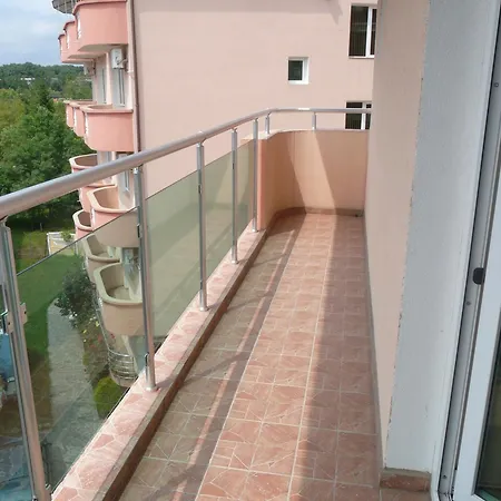 Hotel семеен детелини