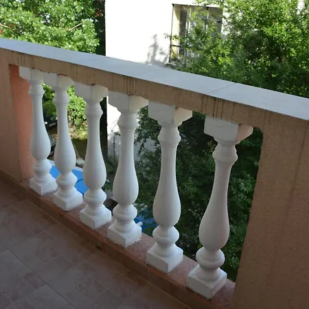 семеен детелини Otel 2*