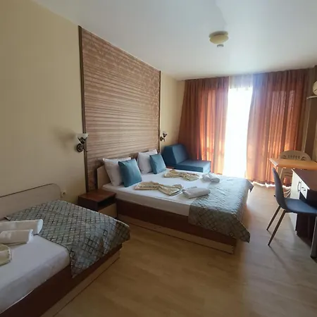 семеен детелини Hotel 2*