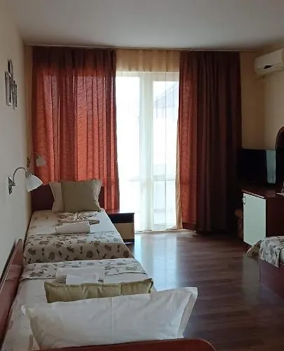 Otel семеен детелини 2*