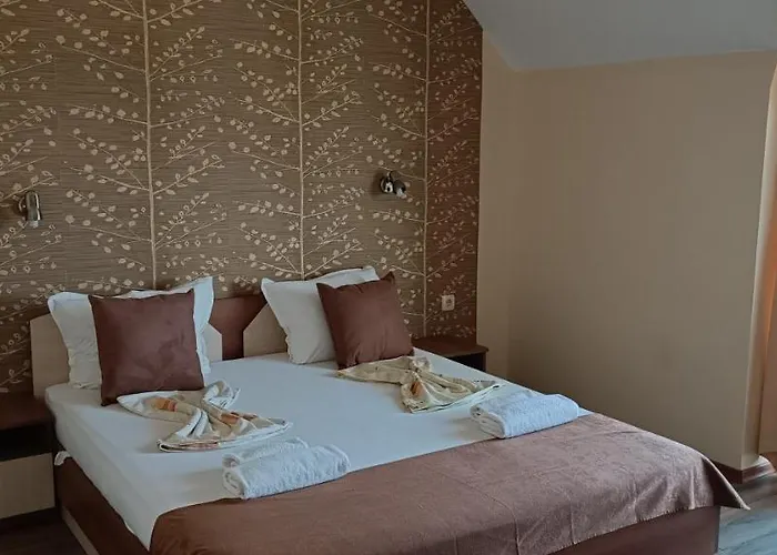 Otel семеен детелини