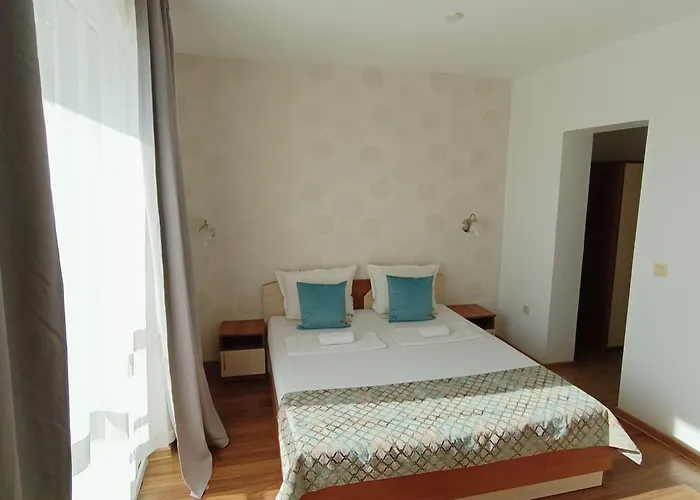 Otel семеен детелини 2*