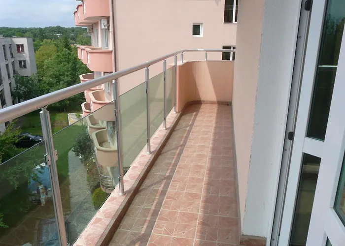 Otel семеен детелини