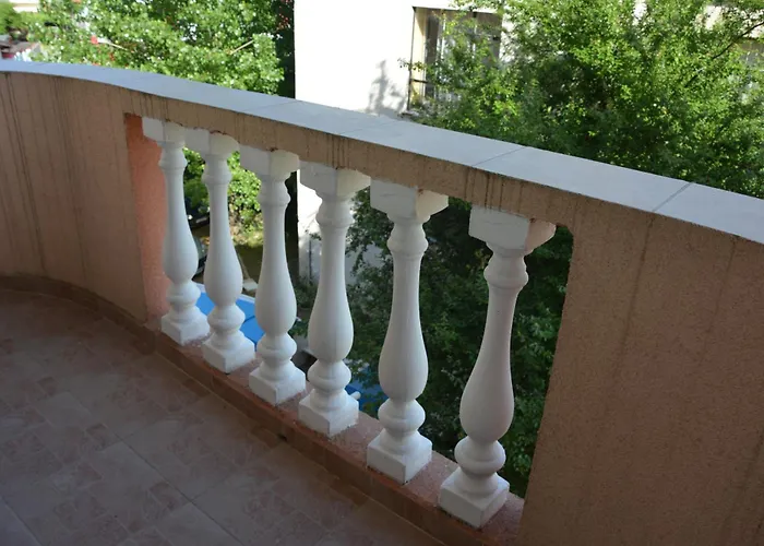 семеен детелини Otel 2*