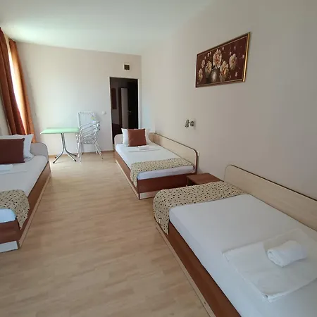 Hotel семеен детелини 2*