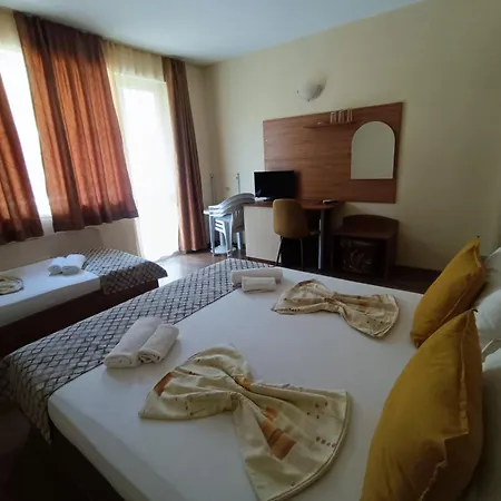 семеен детелини Хотел 2*