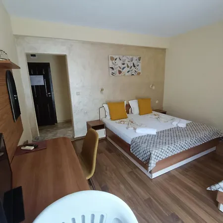 Hotel семеен детелини 2*