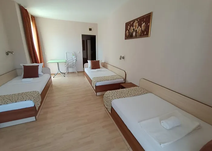 Hotel семеен детелини 2*