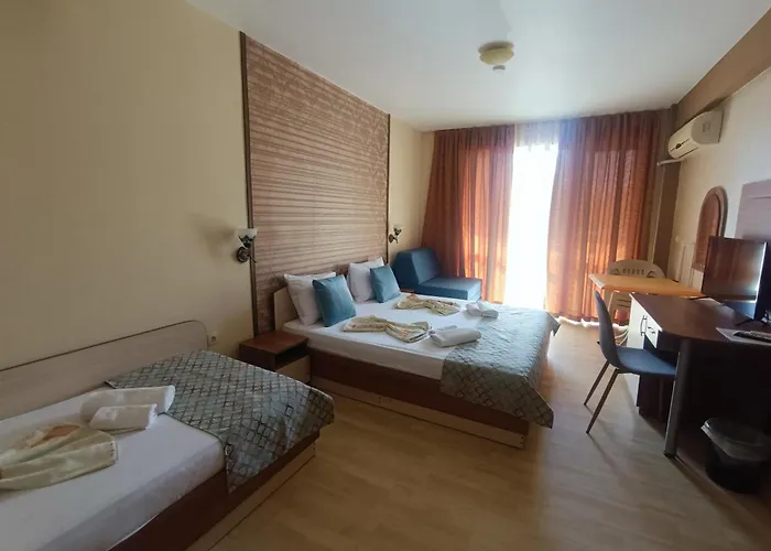 семеен детелини Hotel 2*